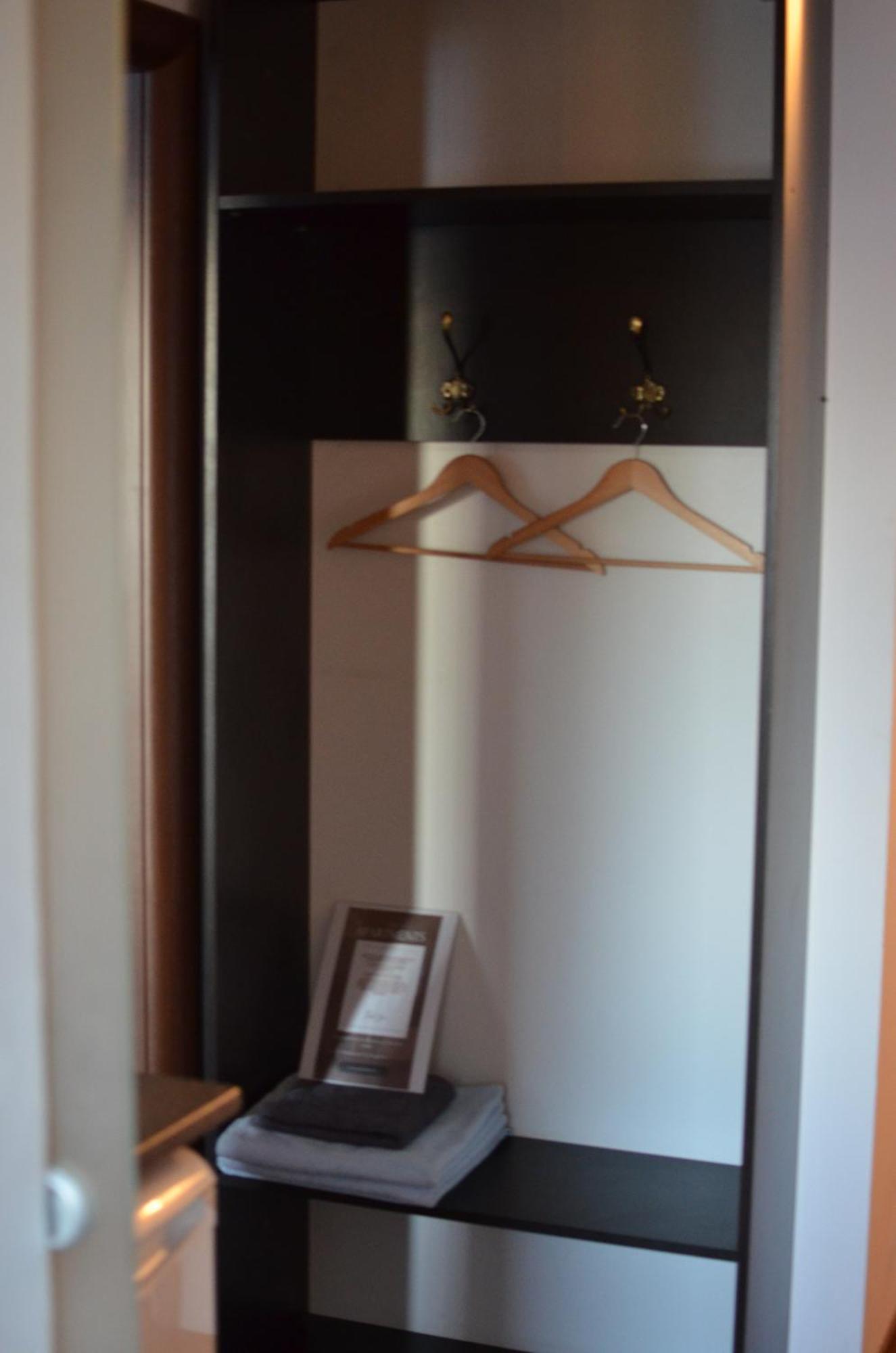 Vila Cu Trandafiri Cozy Apartments 2 Camere Bragadiru Екстериор снимка